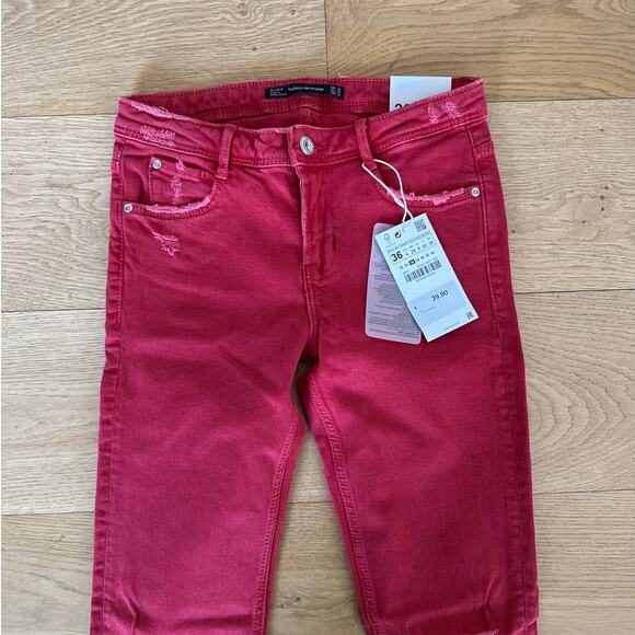 Zara - Damaged Skinny Jeans in Red - Picture 2 of 4